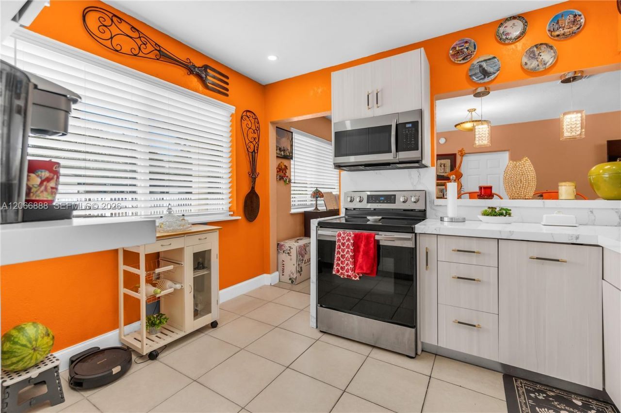 1490 NE 151st Ter, North Miami Beach, FL 33162 Photo
