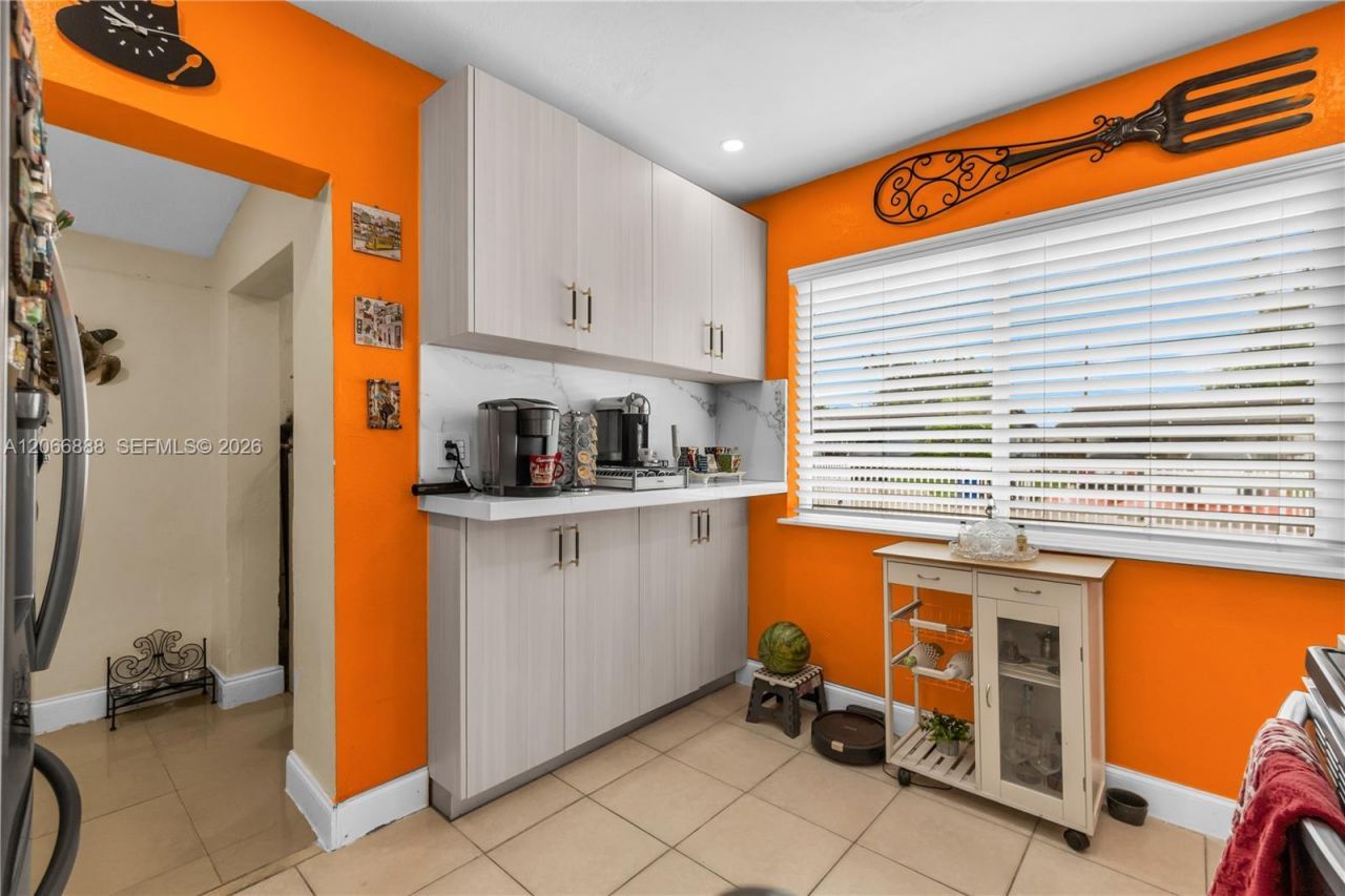 1490 NE 151st Ter, North Miami Beach, FL 33162 Photo