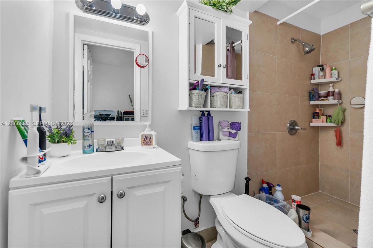 1490 NE 151st Ter, North Miami Beach, FL 33162 Photo