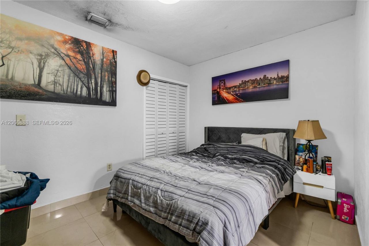 1490 NE 151st Ter, North Miami Beach, FL 33162 Photo