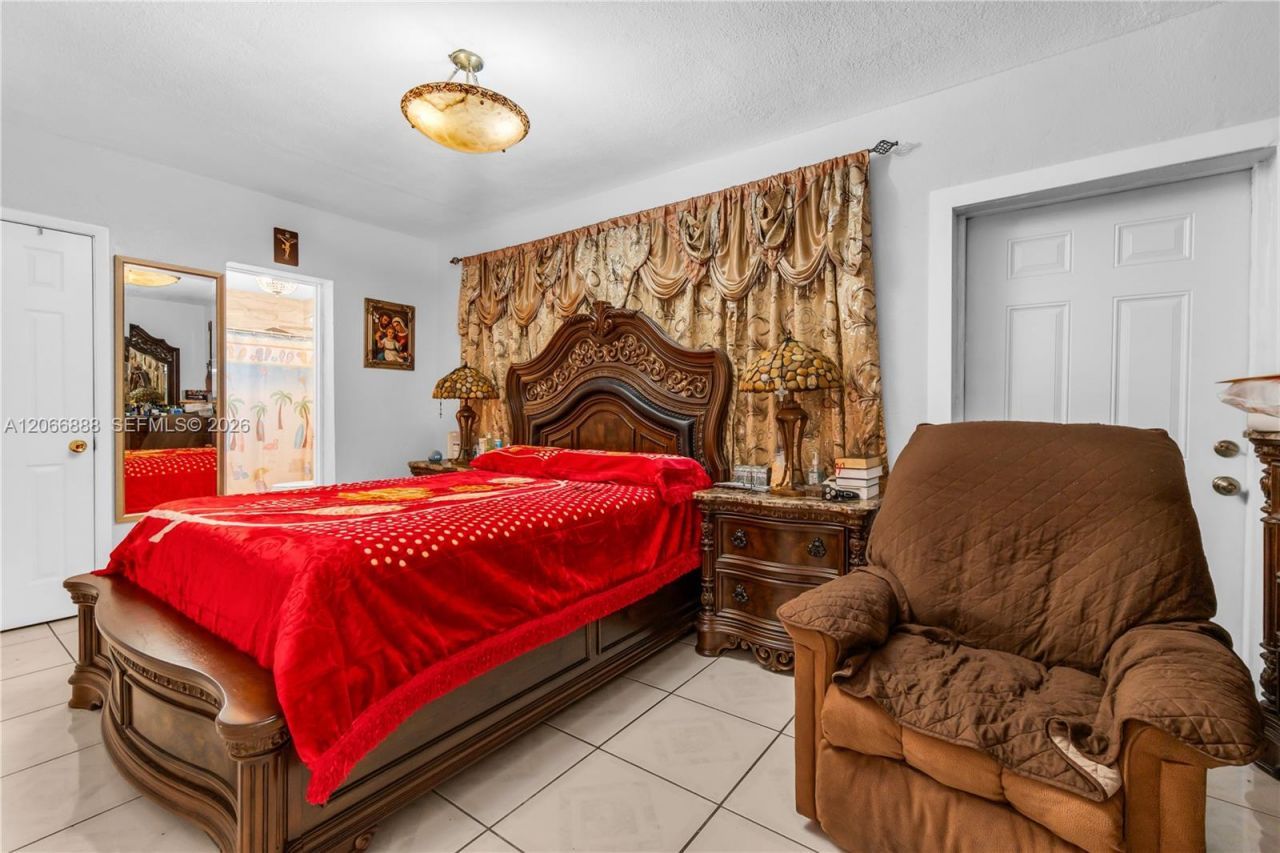 1490 NE 151st Ter, North Miami Beach, FL 33162 Photo
