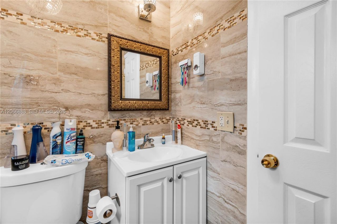 1490 NE 151st Ter, North Miami Beach, FL 33162 Photo