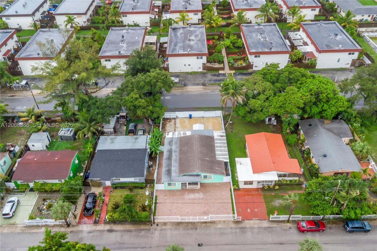 1490 NE 151st Ter, North Miami Beach, FL 33162 Photo