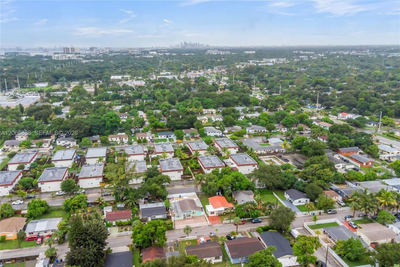 1490 NE 151st Ter, North Miami Beach, FL 33162 Photo