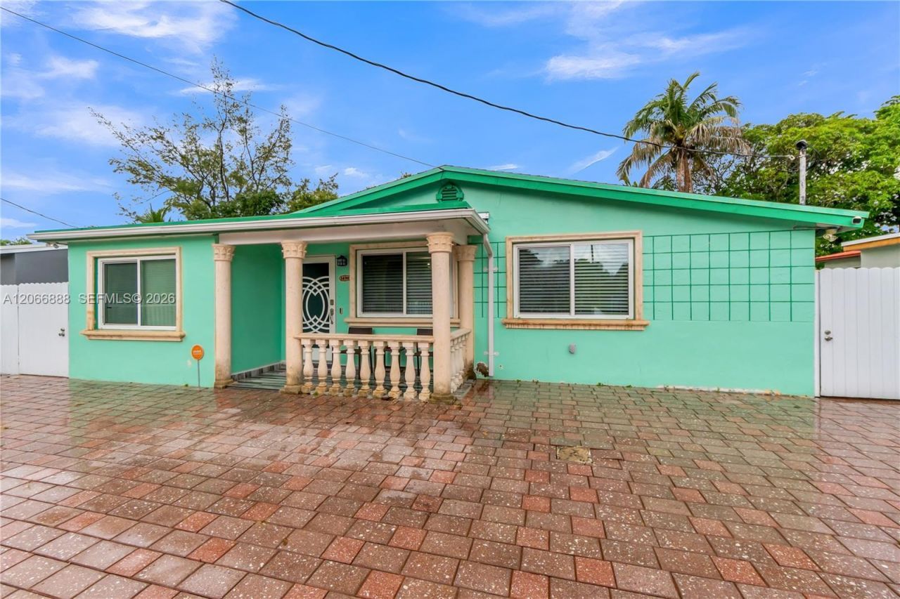 1490 NE 151st Ter, North Miami Beach, FL 33162 Photo