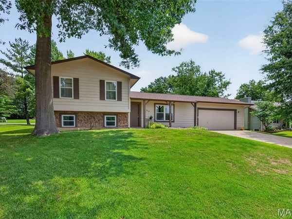 612 Lakewood Drive, Lake St Louis, MO 63367