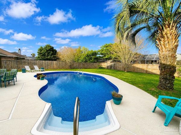 1406 Connemara Cir, Gulf Breeze, FL 32563