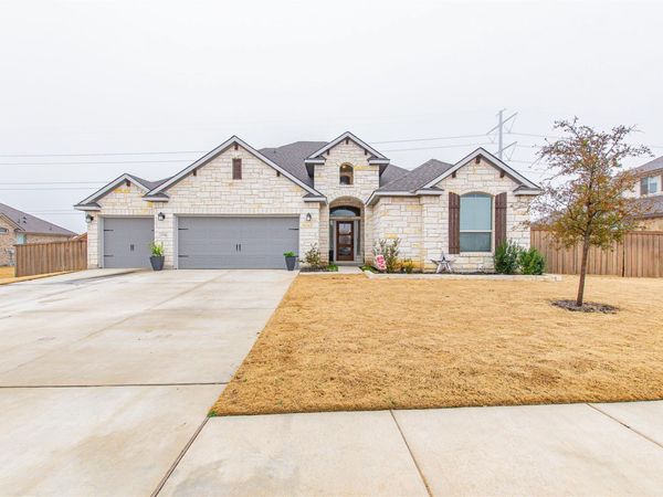 1756 Meadow Crest DR, Salado, TX 76571