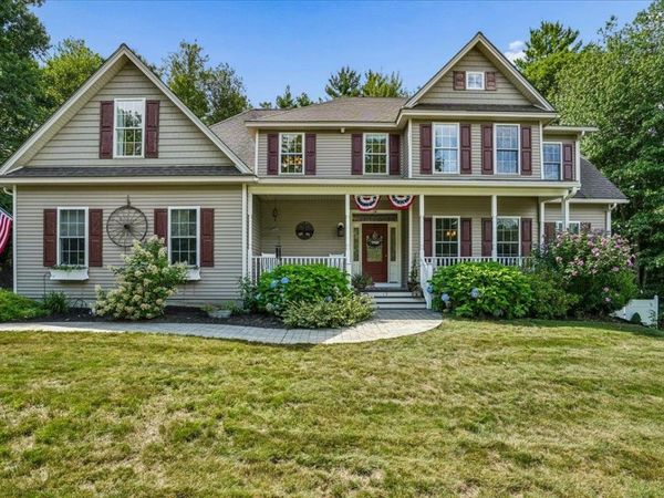 13 Post Road, Hooksett, NH 03106