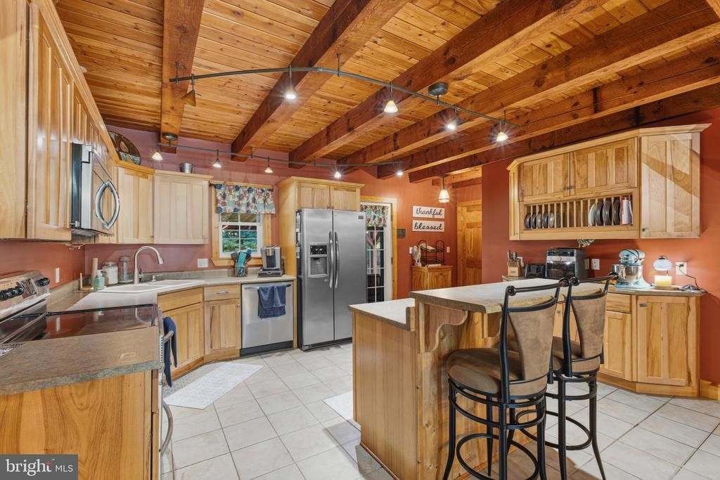 348 DECKER VALLEY ROAD, SPRING MILLS, PA 16875