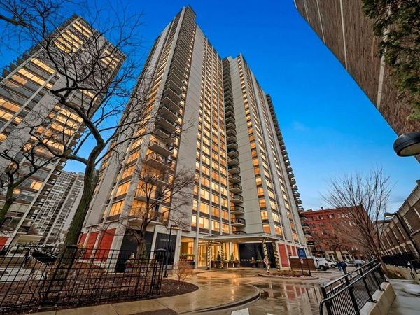 1460 N Sandburg Terrace , Unit 2303A, Chicago, IL 60610