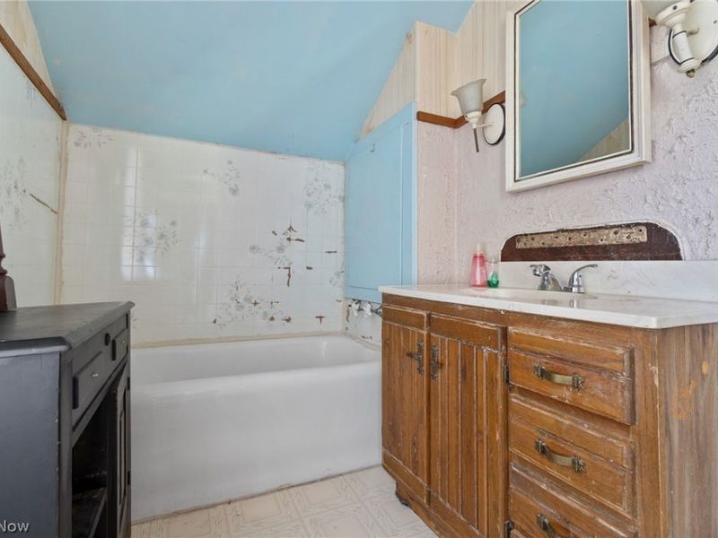223 Hawk Avenue, Akron, OH 44312 Photo 19
