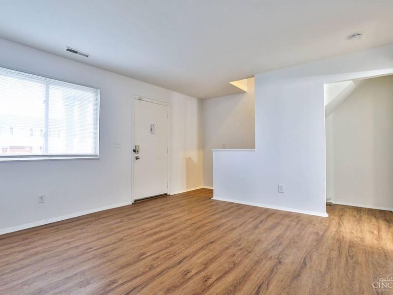 1556 Meredith Drive, Unit 1, Cincinnati, OH 45231 Photo 2
