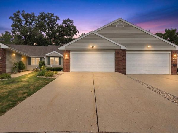 615 Kensington Square, Stoughton, WI 53589