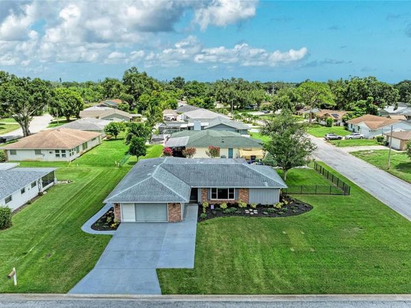 2011 37TH STREET W, BRADENTON, FL 34205