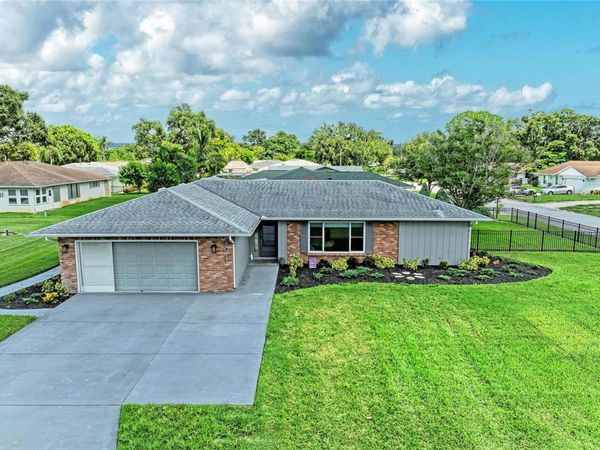 2011 37TH STREET W, BRADENTON, FL 34205