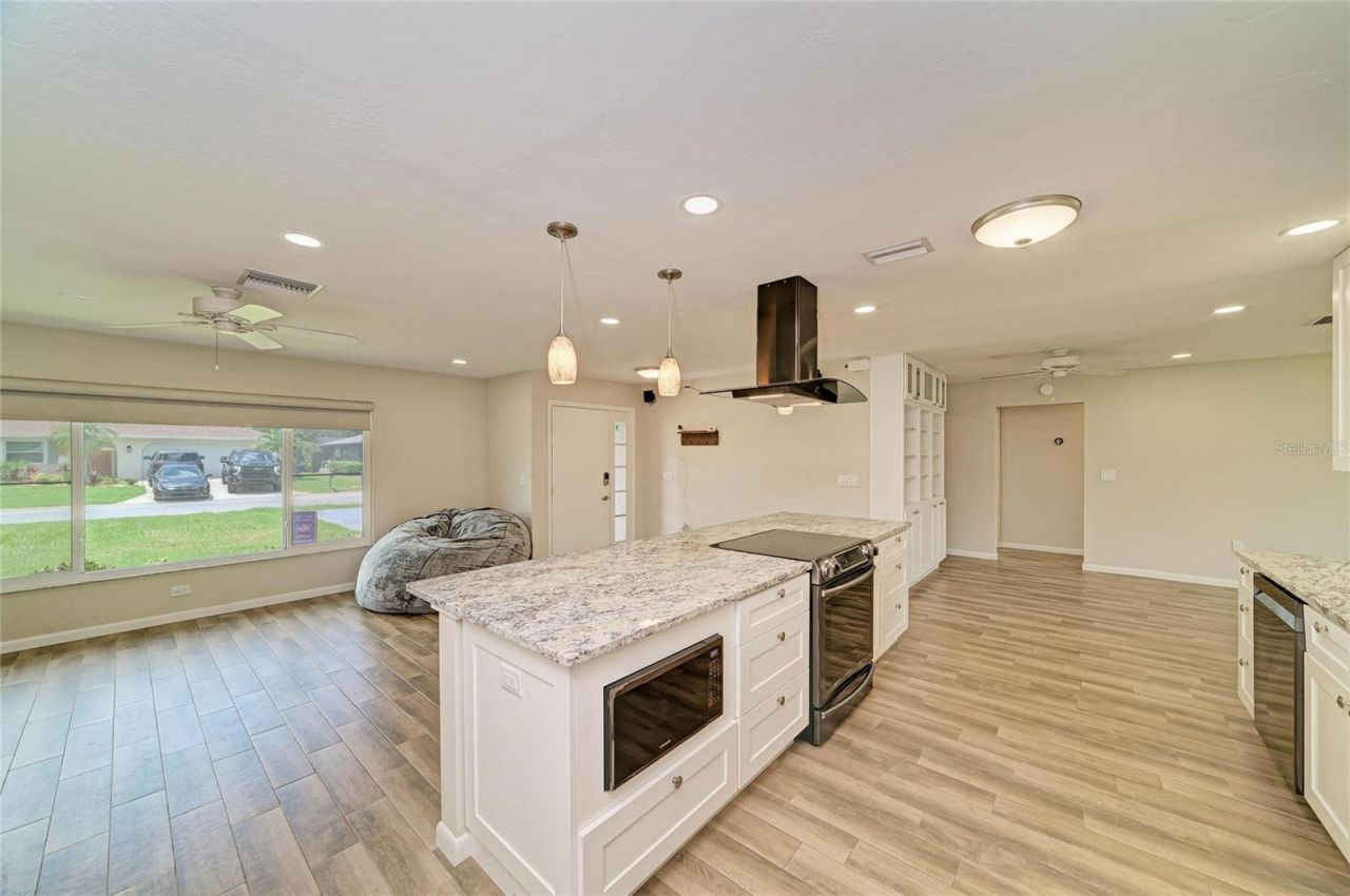 2011 37th Street W, Bradenton, FL 34205 Photo