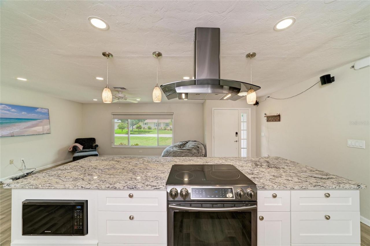 2011 37th Street W, Bradenton, FL 34205 Photo