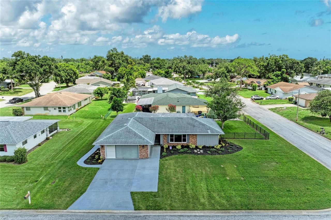 2011 37th Street W, Bradenton, FL 34205 Photo