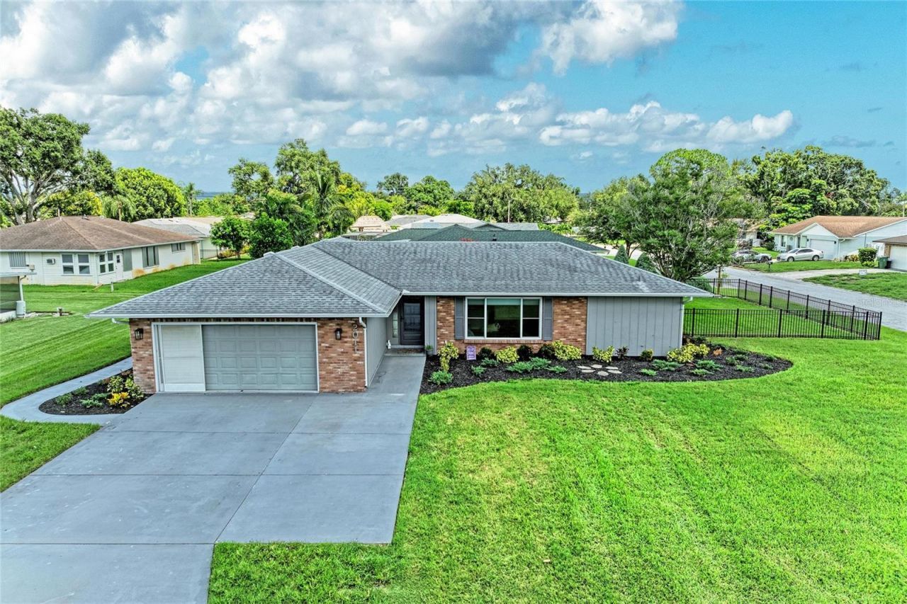 2011 37th Street W, Bradenton, FL 34205 Photo