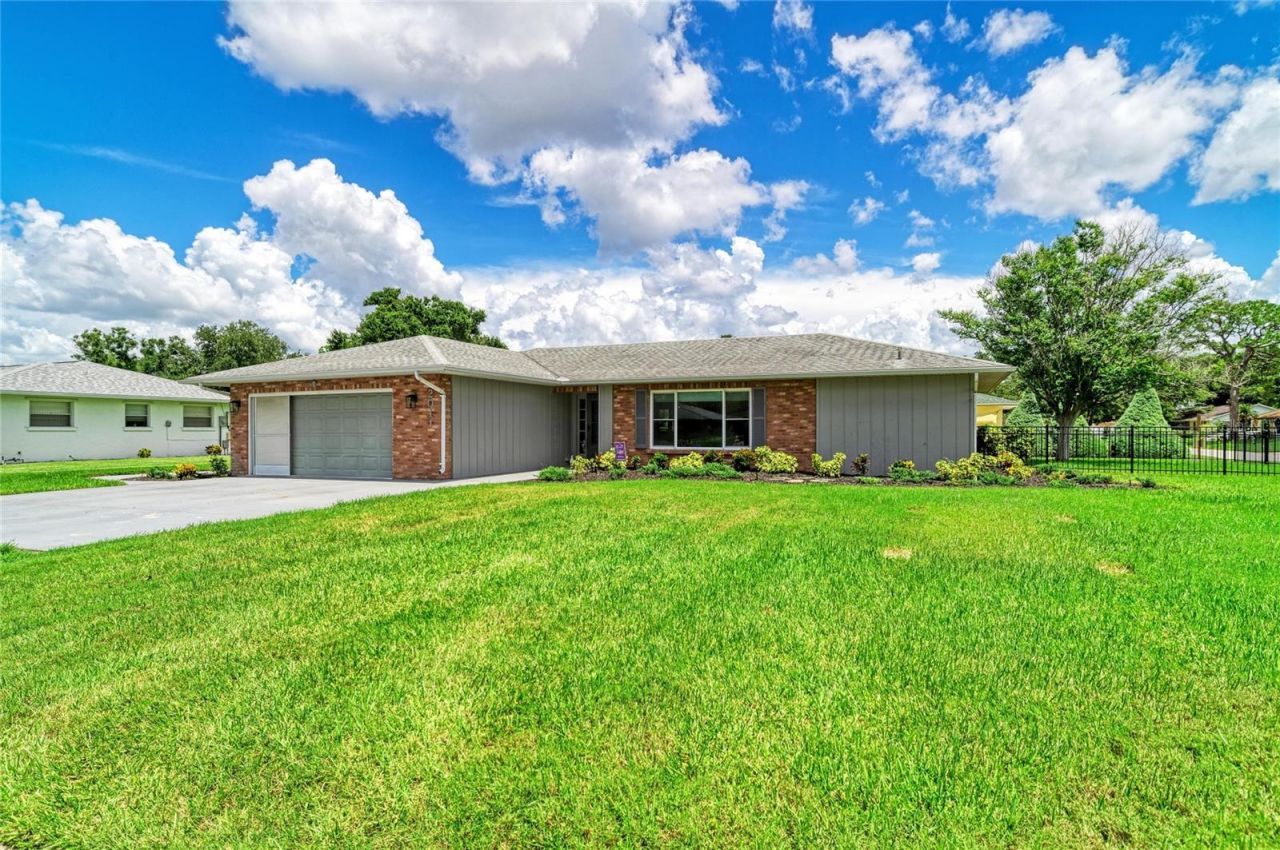 2011 37th Street W, Bradenton, FL 34205 Photo