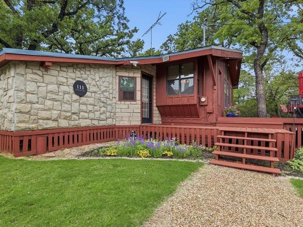 111 Oak Tree Lane, Hickory Creek, TX 75065