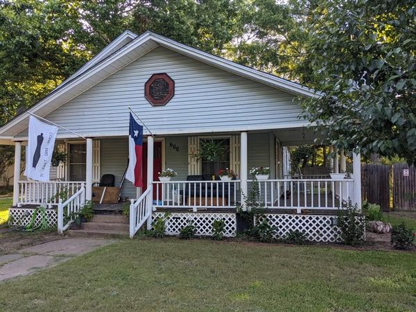600 NW 2nd Street , Hubbard, TX 76648