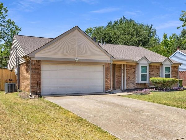 630 Berkley Drive , Grapevine, TX 76051