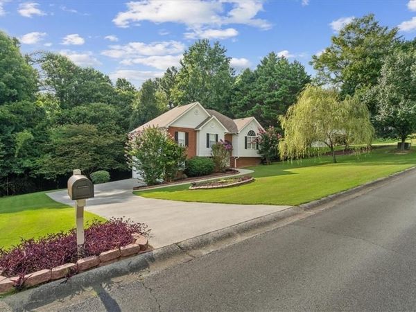 130 Orchard Way SE, Calhoun, GA 30701