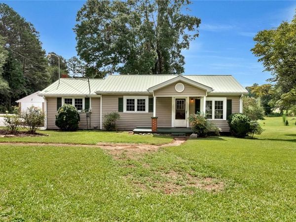 1707 Buena Vista Drive , Toccoa, GA 30577