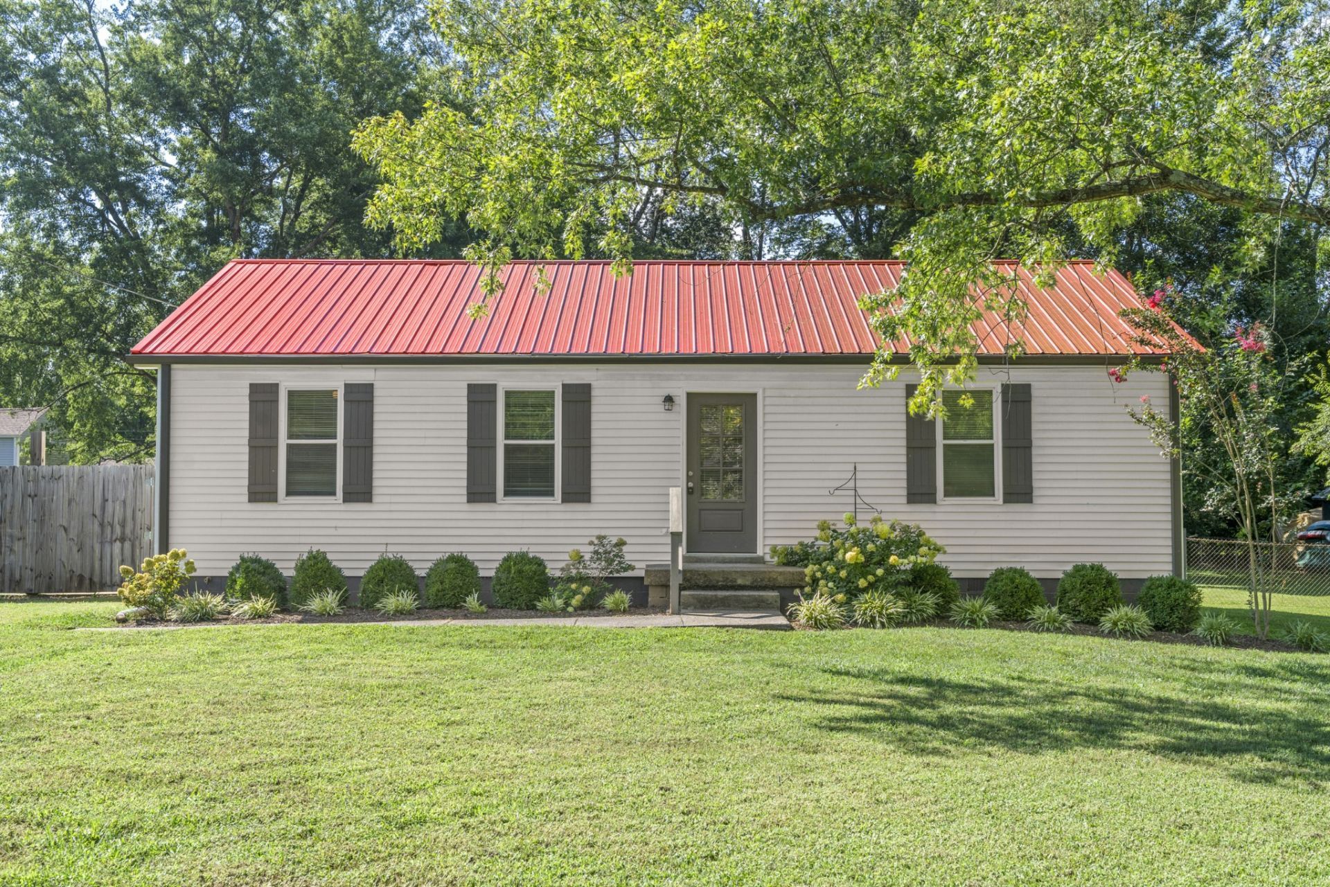 6541 Kari Dr, Murfreesboro, TN 37129 Main Photo