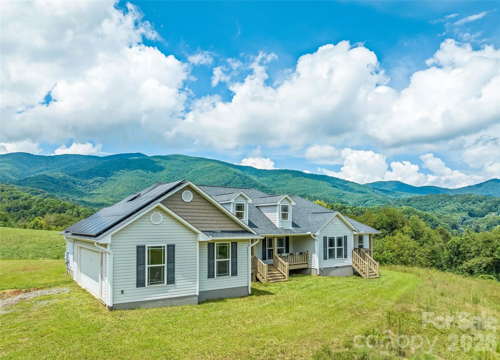 232 Applehill Drive, Waynesville, NC 28786 Main Photo