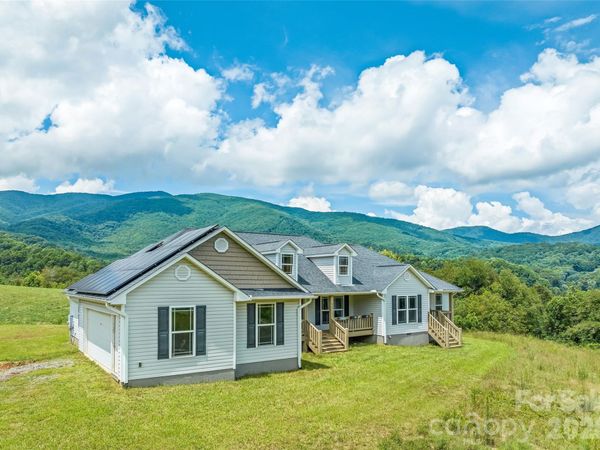 232 Applehill Drive, Waynesville, NC 28786