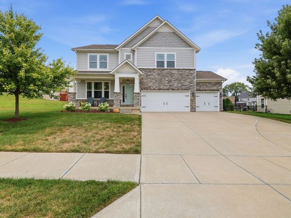4209 Parliament Way , Avon, IN 46123