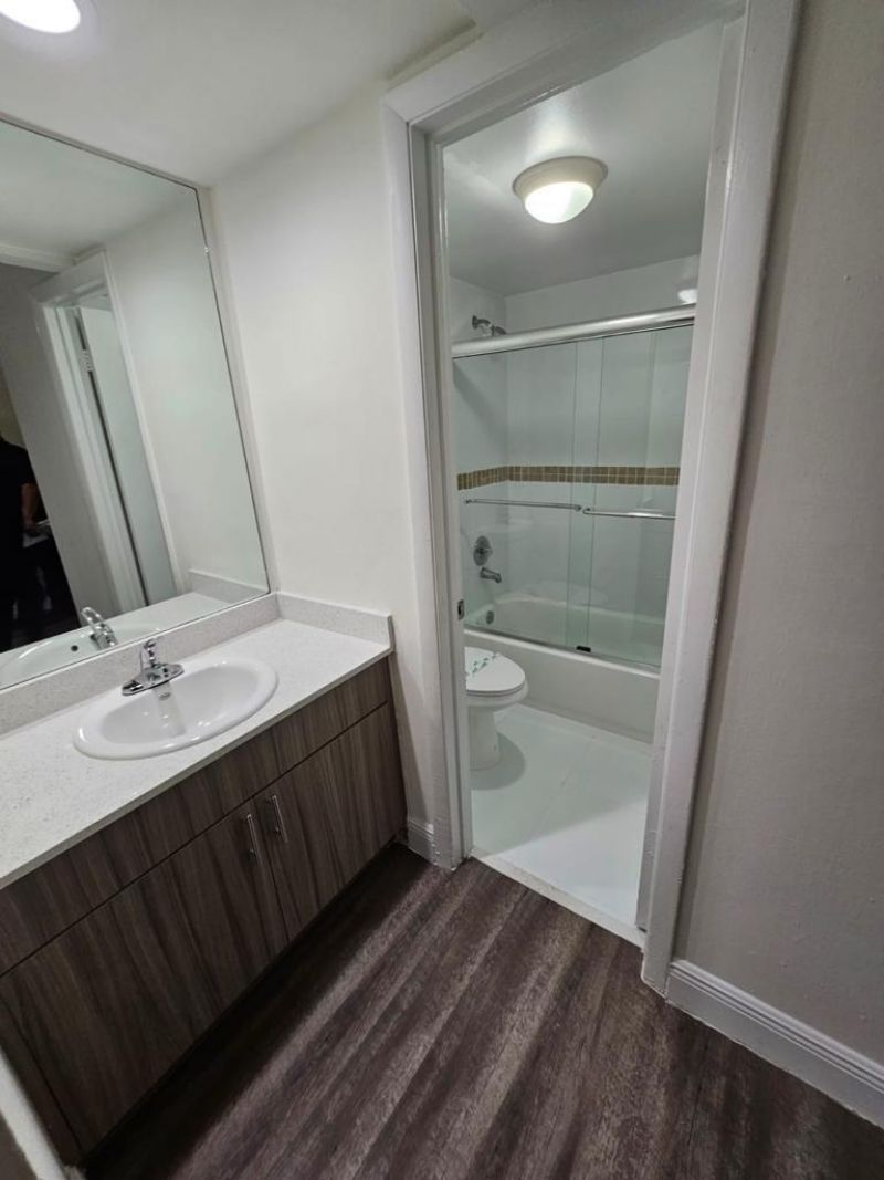 18335 NW 68 Avenue, Unit 255-611, Hialeah, FL 33015 Photo