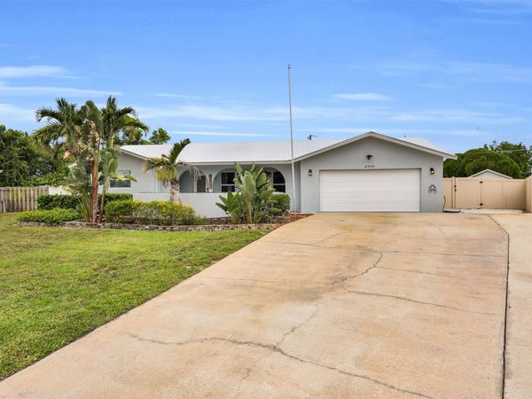 2306 NE 19TH Court, Jensen Beach, FL 34957