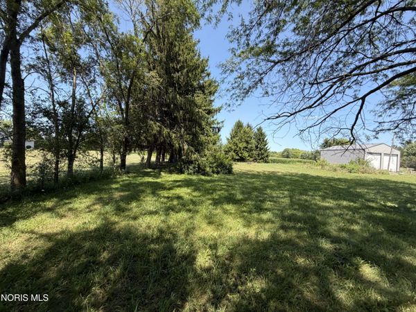 1420 Elmore Road, Pemberville, OH 43450