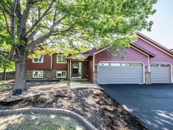 1500 Lakeview Curve , Eagan, MN 55122