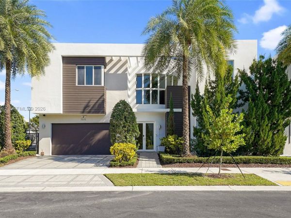 7515 NW 99th Ave, Doral, FL 33178