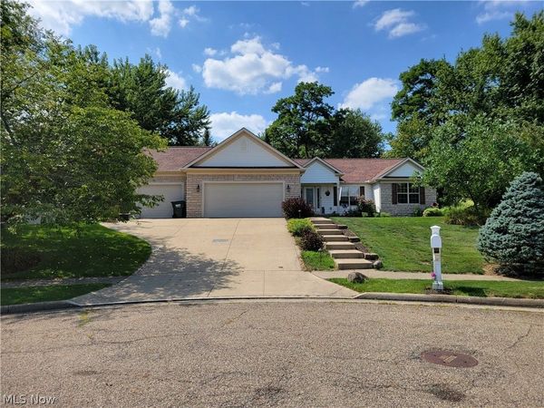 1121 Aubrey Circle , Louisville, OH 44641