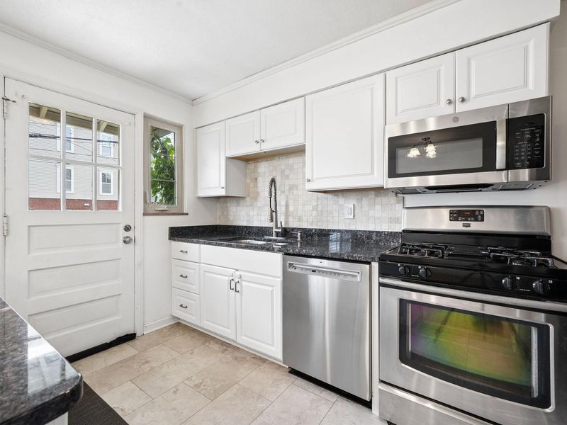 1775 Northwest Court , Unit E/109, Columbus, OH 43212 Photo 15