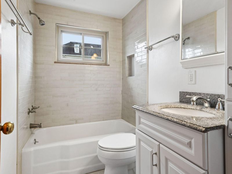 1775 Northwest Court , Unit E/109, Columbus, OH 43212 Photo 25