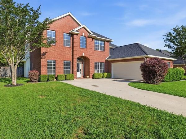 7000 Winthorp Drive, Arlington, TX 76001