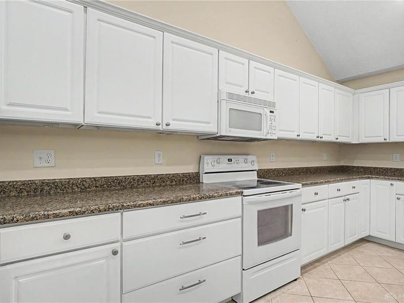 4688 Elysian Way, Unit A, Huber Heights, OH 45424 Photo 11