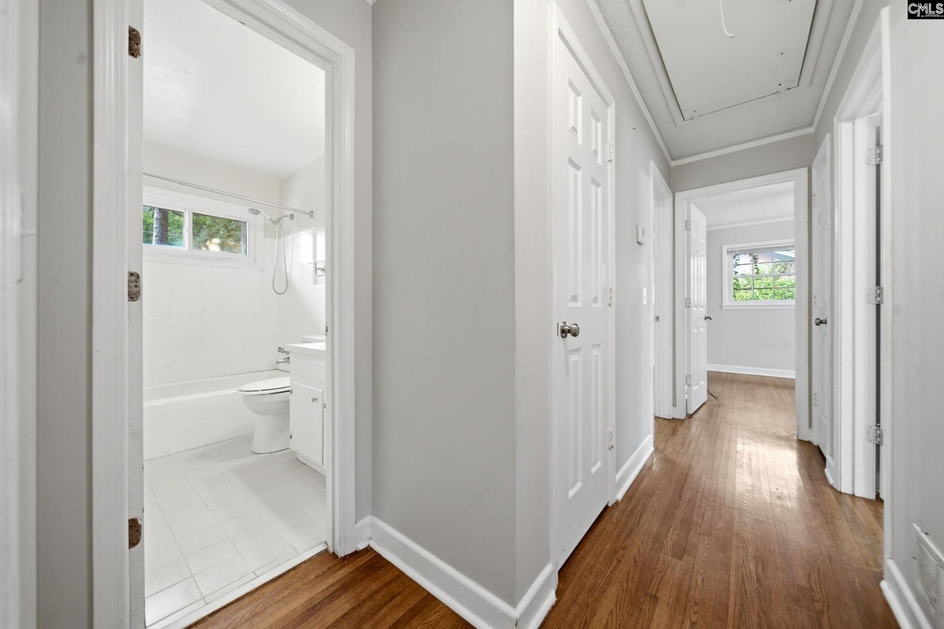 220 Westgate Drive Photo 16