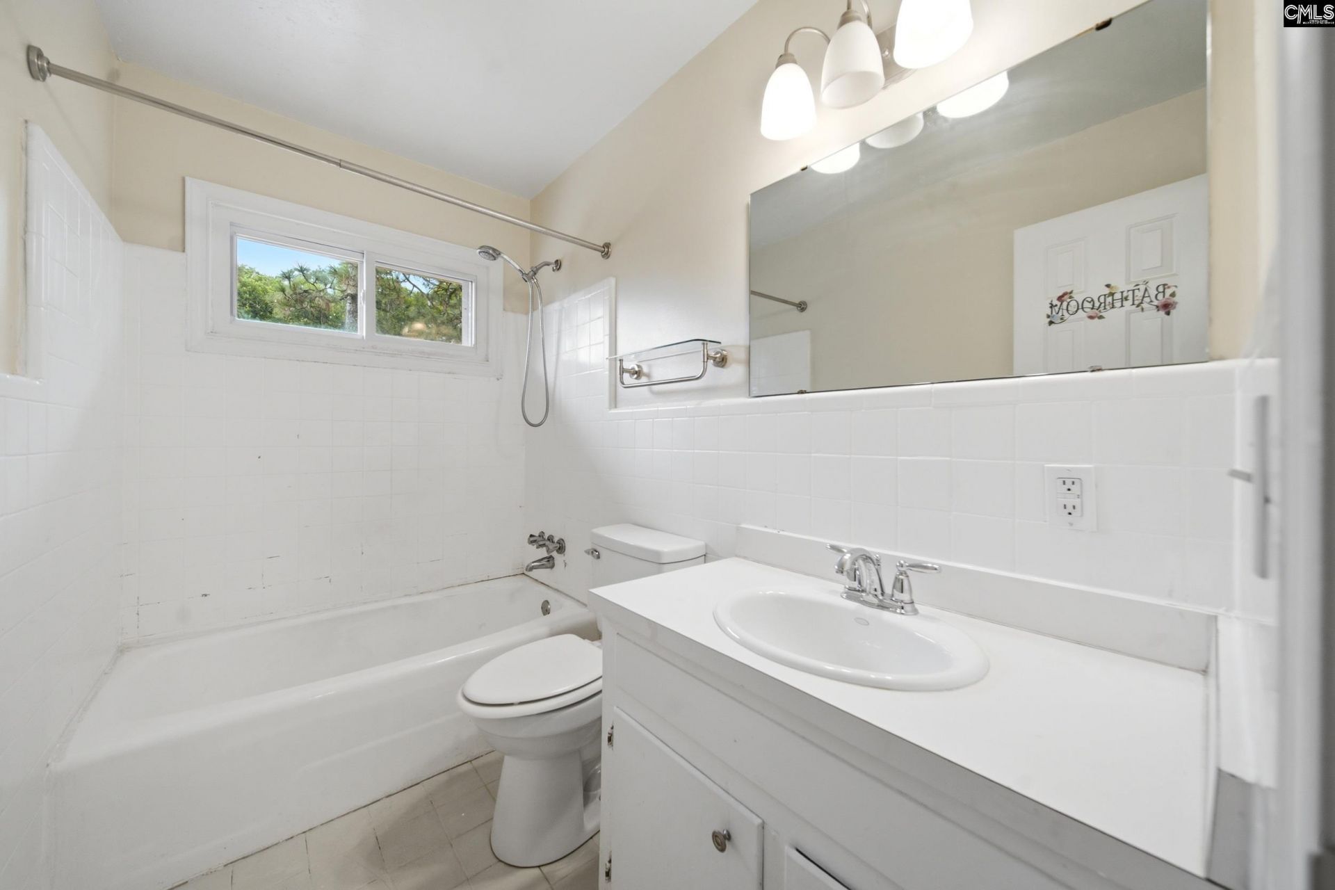 220 Westgate Drive Photo 17