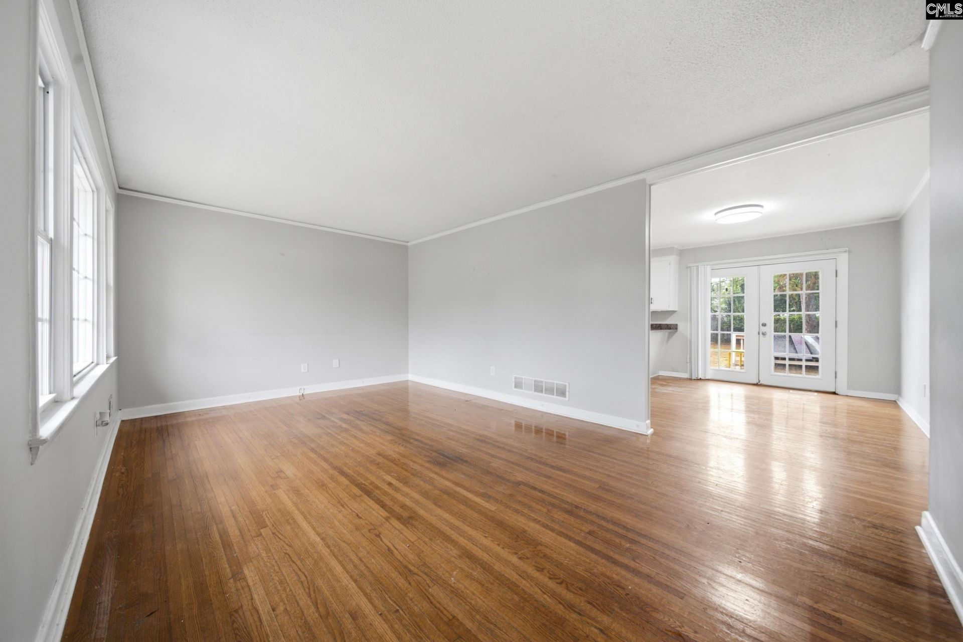 220 Westgate Drive Photo 6