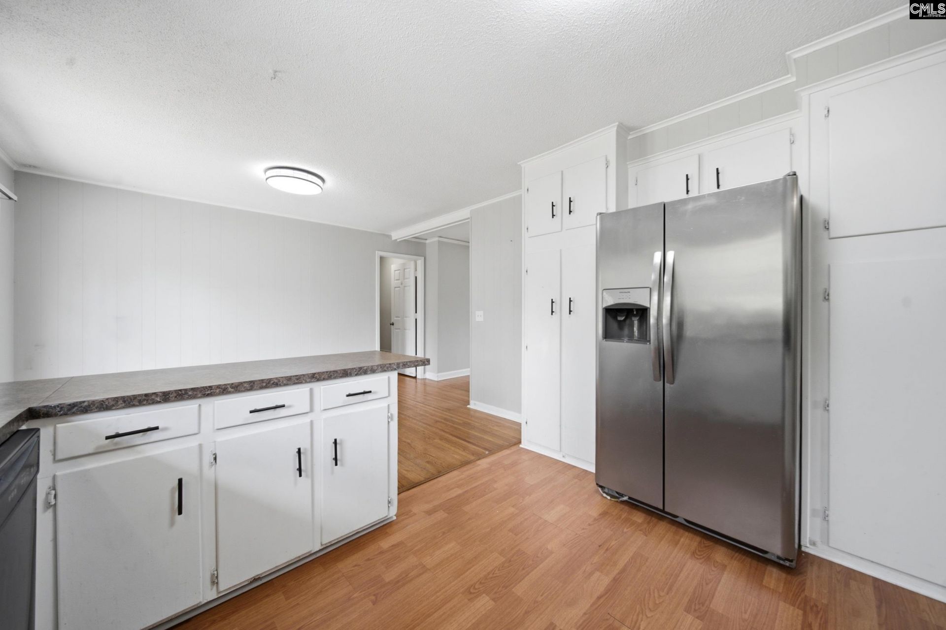220 Westgate Drive Photo 9