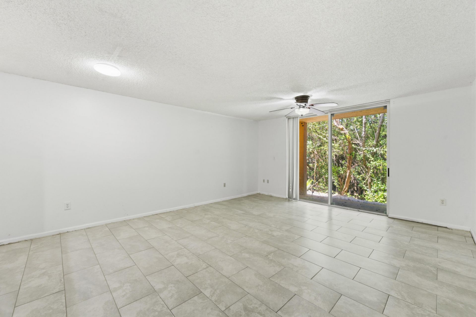 1100 Scotia Drive, Unit 102, Hypoluxo, FL 33462 Photo