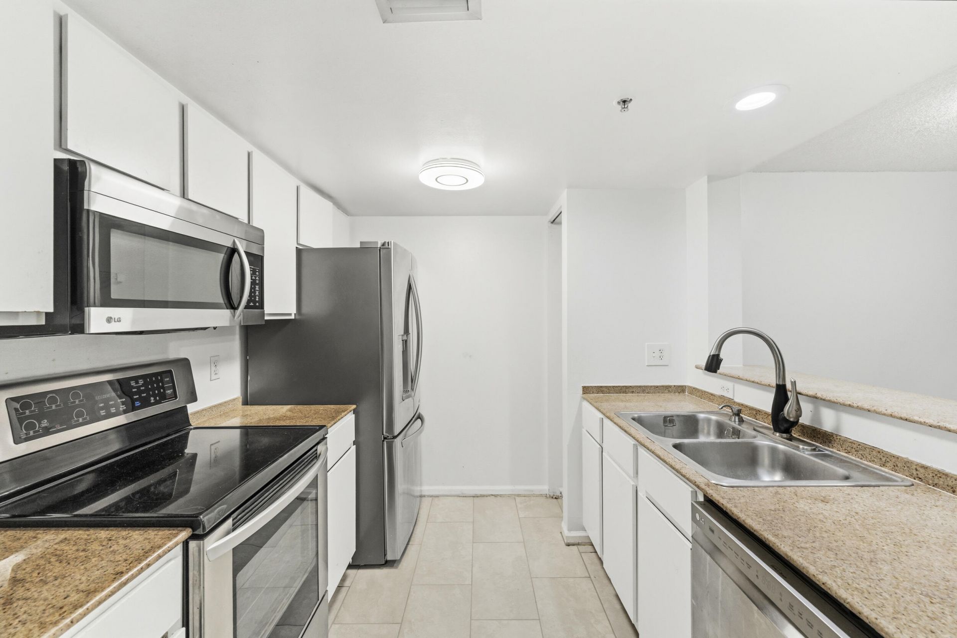 1100 Scotia Drive, Unit 102, Hypoluxo, FL 33462 Photo